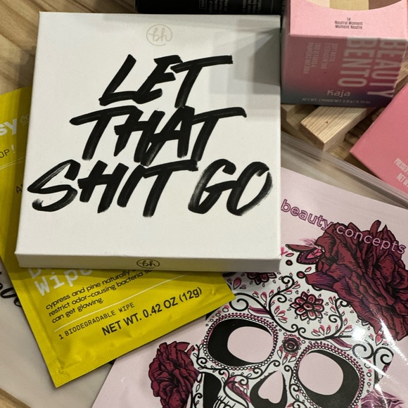 Full size Assorted Makeup bag Selection Jeffree Star 9 items in this bundle. - Picture 2 of 5